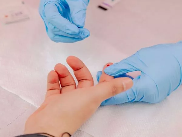 Alerta por aumento de sífilis en adultos mayores