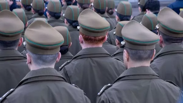 Gobierno modifica requisitos de ingreso a Carabineros y amplía universo de postulantes