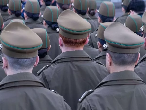Gobierno modifica requisitos de ingreso a Carabineros y amplía universo de postulantes