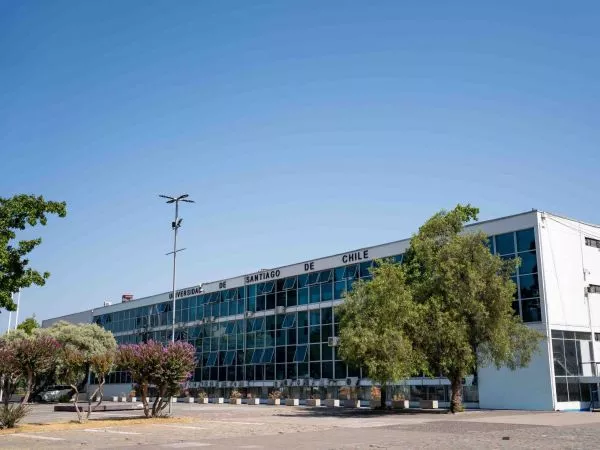 Un detenido por amenaza de "masacre" que dejó a 50 mil universitarios sin clases en Santiago