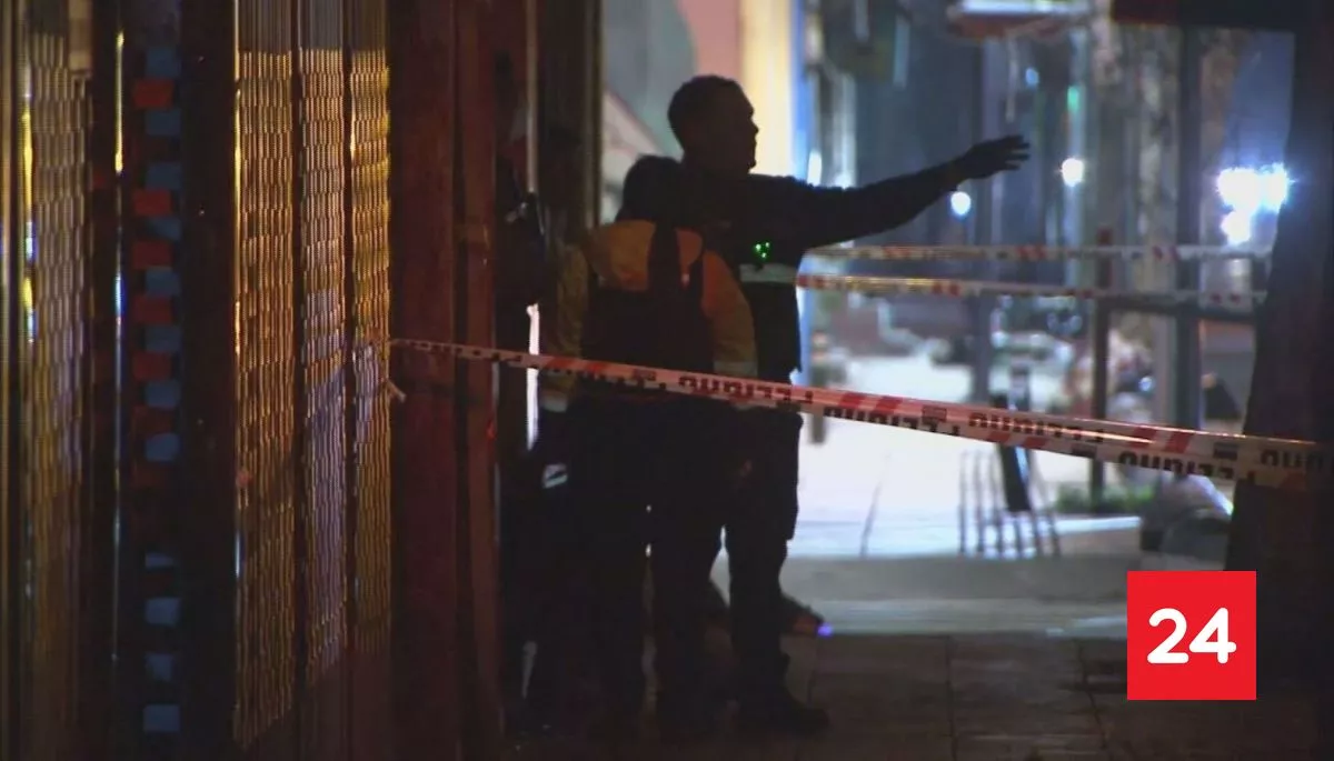 Hombre muere baleado tras riña en un cité de Estación Central