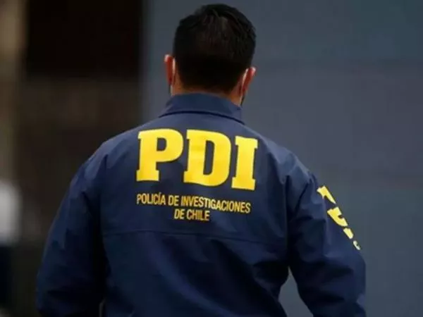 Joven de 19 años es detenida tras amenaza de bomba en la Universidad de Chile