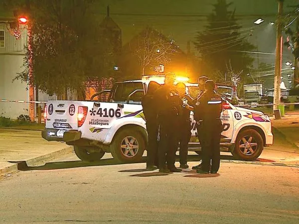 Padre es baleado en el tórax tras intentar proteger a hija de asalto en Estación Central