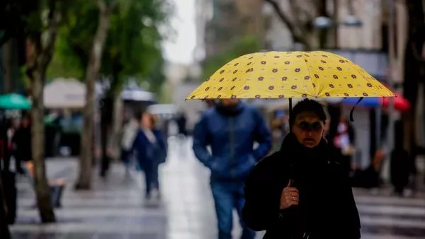Lluvias siguen este jueves en Santiago