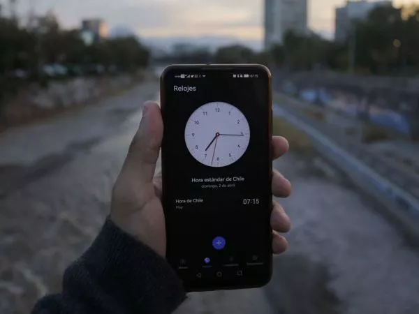 Horario de verano en Chile: 5 cosas que debes saber sobre el cambio de hora