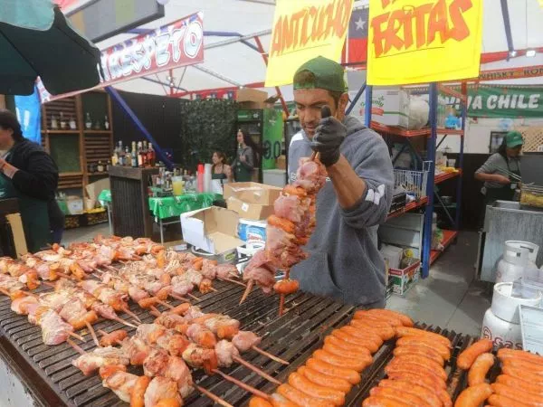 Hasta $70 mil diarios: fondas del Parque O’Higgins buscan trabajadores para Fiestas Patrias