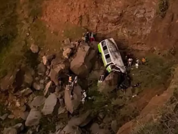 Excursión escolar termina en tragedia: cerca de 25 personas mueren en accidente de bus en Cabo Verde
