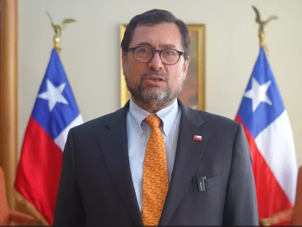Canciller Pérez Mackenna responde tras interpelación en su contra