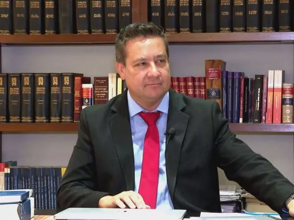 Exfiscal Vinko Fodich y tres PDI fueron detenidos por investigación de secuestros extorsivos