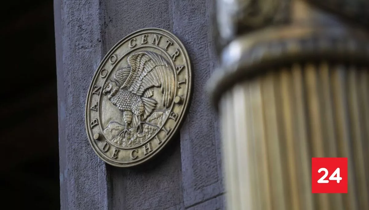 Menos del 1%: Banco Central baja proyección de crecimiento para Chile en 2026