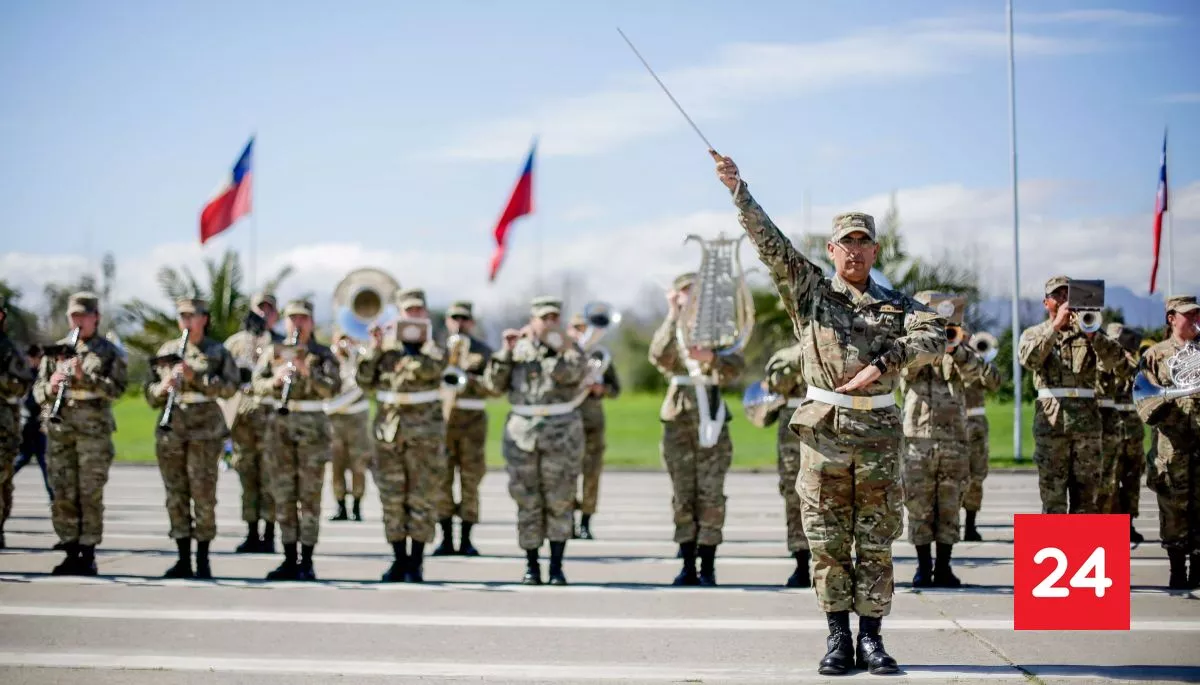 Presidente José Antonio Kast encabeza su primera Parada Militar con despliegue histórico de efectivos