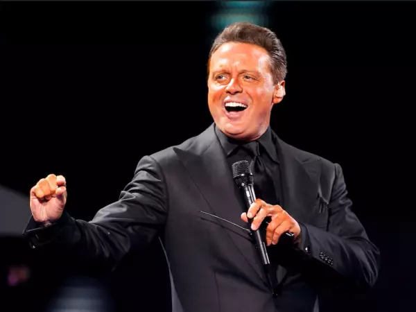 Luis Miguel anunció su regreso a los escenarios con un nuevo tour para 2027