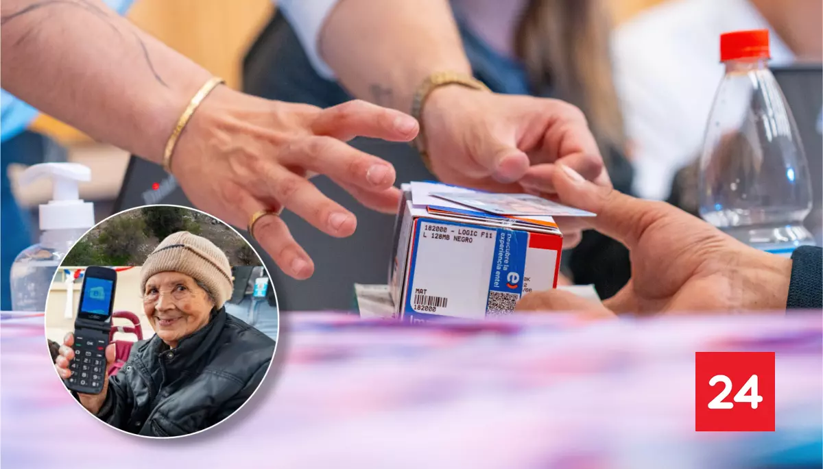"Coquimbo se levanta": entregan más de 700 celulares y baterías a familias afectadas por el temporal