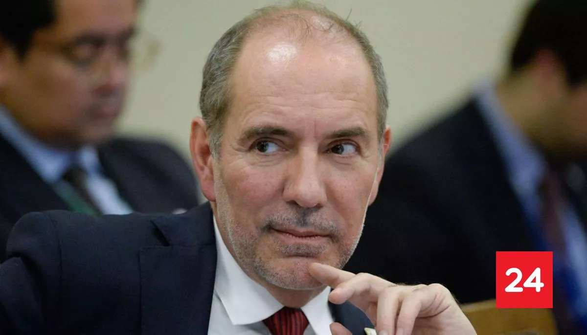 Ministro de Grange afirma que proyecto de cable chino "sigue su curso natural"