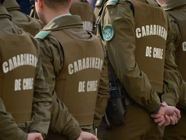 Carabineros desvincula a 4 funcionarios por falsificación de documentos vinculada a autos robados