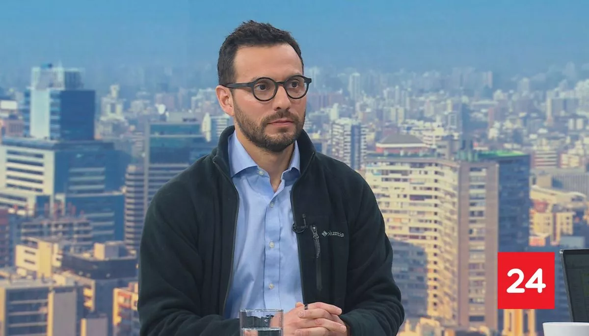 Ignacio Imas, cientista político: "No veo a Boric como un líder transversal como sí a Vodanovic y Bachelet"