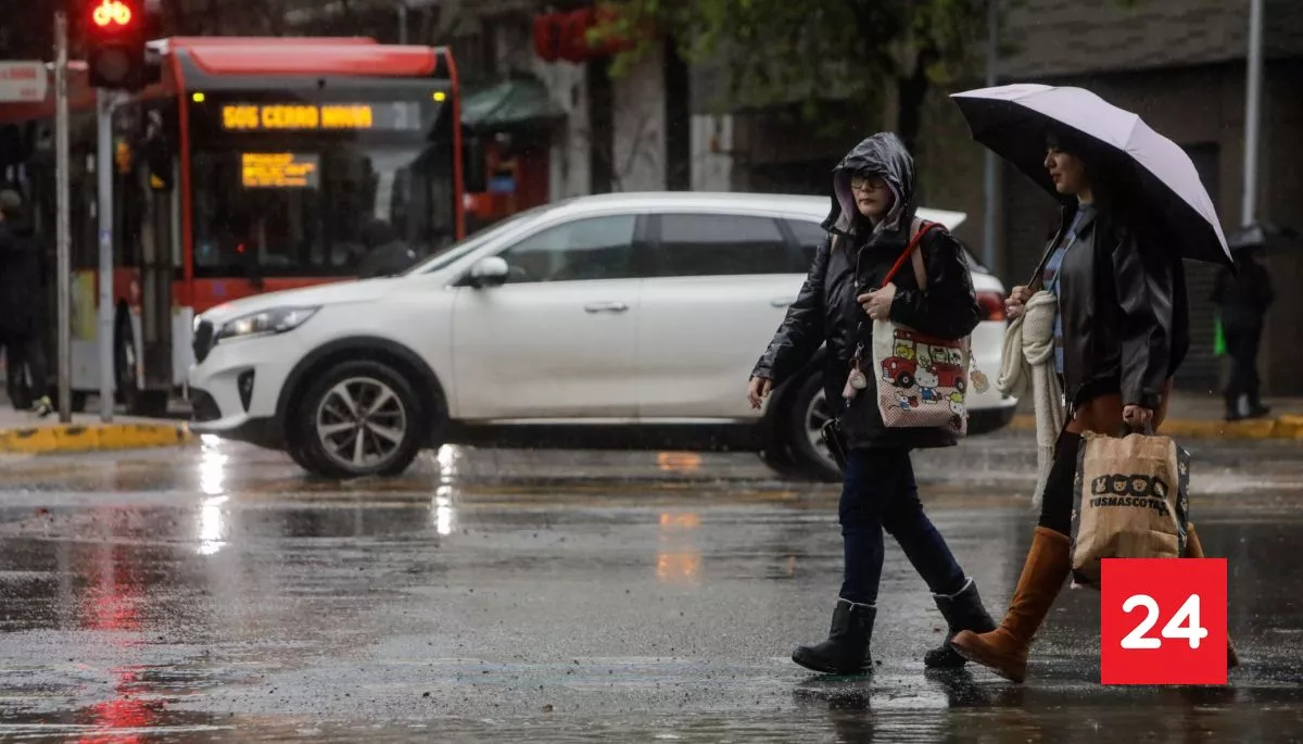 Lluvias vuelven a la RM: emiten aviso meteorológico para tres regiones del centro del país