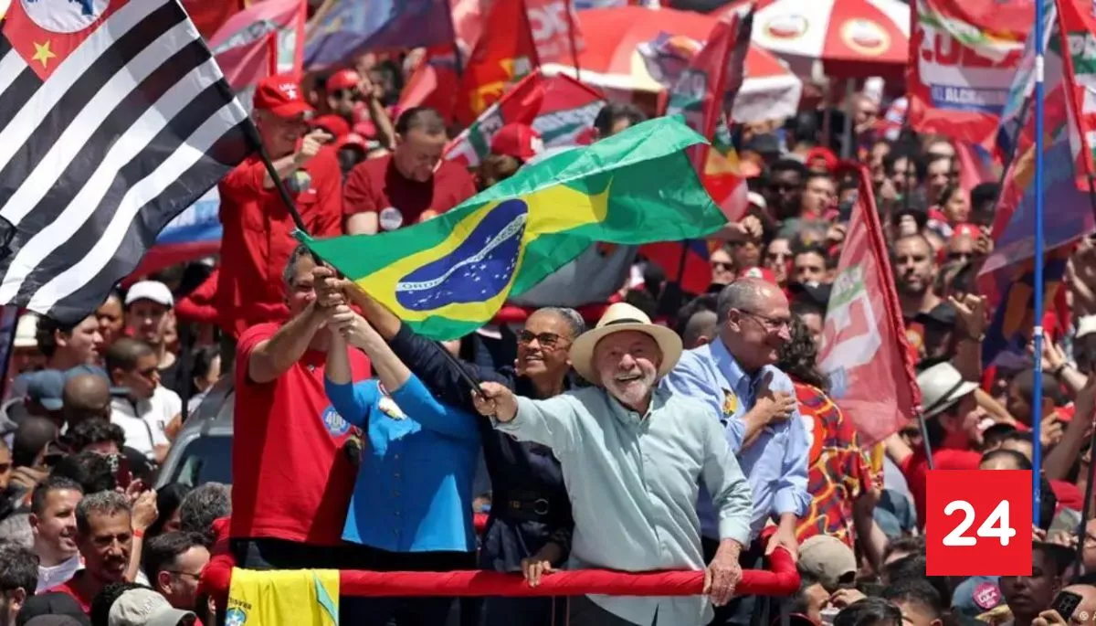 Lula y Bolsonaro se dan baño de masas previo a las elecciones