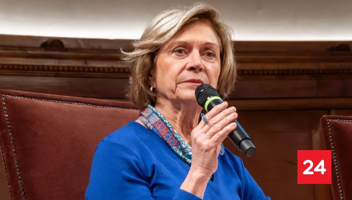 Evelyn Matthei cuestiona eliminación del programa Yo Elijo mi PC por recortes presupuestarios