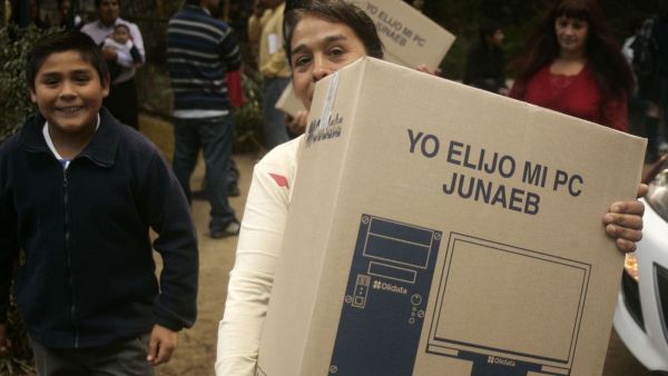 San Carlos busca financiar con recursos municipales computadores de 