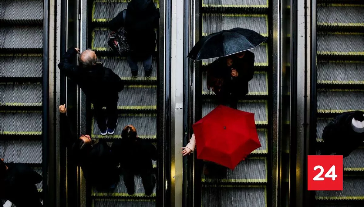 Incluido Santiago: alerta meteorológica en 4 regiones por "lluvias moderadas a fuertes"