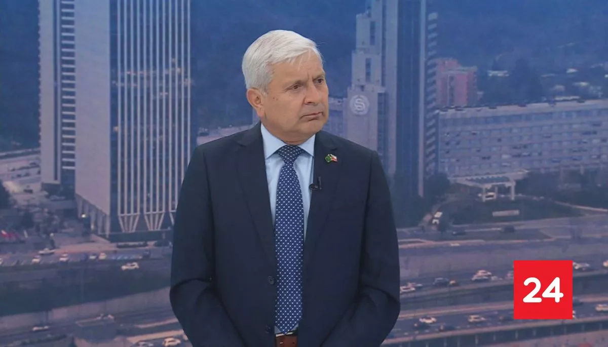 Exgeneral Yáñez habla de desventaja frente a delincuentes: “Hoy no tenemos pistolas para todos los carabineros”