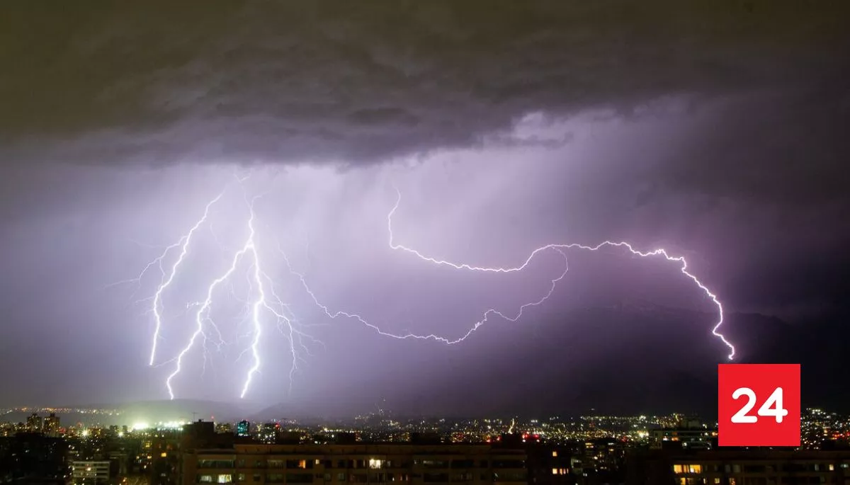 Tormentas eléctricas masivas: Dirección Meteorológica advierte por fenómeno en 7 regiones