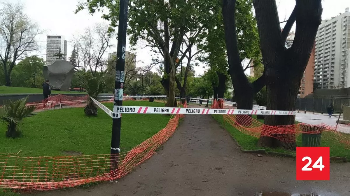Municipio de Santiago cierra preventivamente parques comunales ante sistema frontal y saturación de suelos