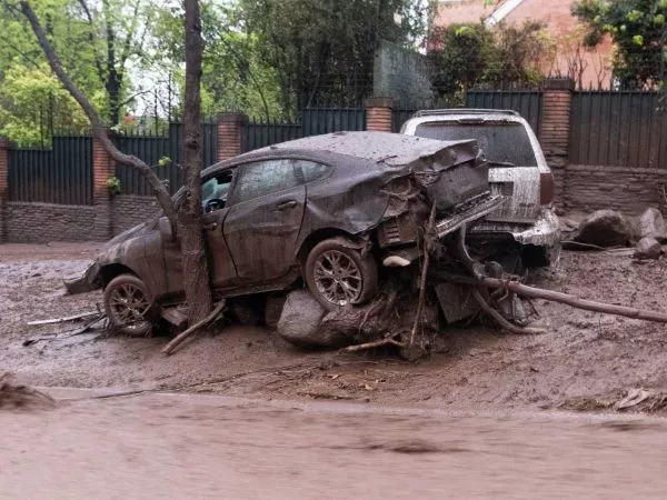 Destrucción que dejó aluvión en Las Condes