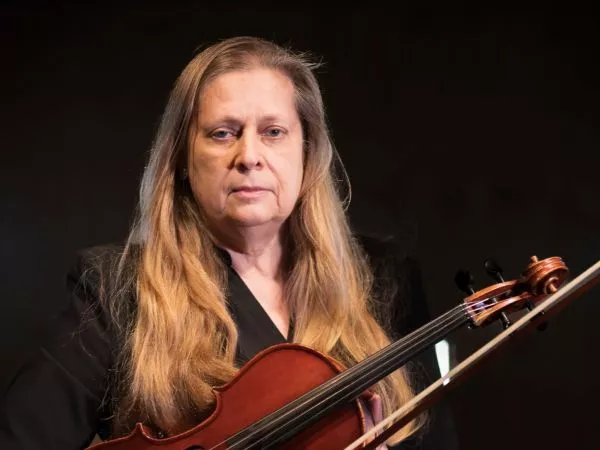Penélope Knuth, primera viola de la Orquesta de Cámara de Chile, que murió en accidente en Valparaíso