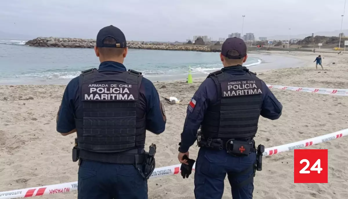 Hallazgo de presuntos restos humanos moviliza operativo subacuático en Playa Trocadero, Antofagasta