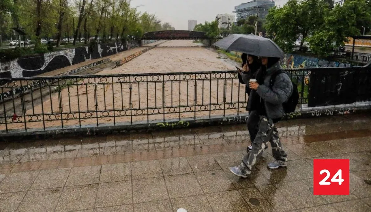 Santiago se prepara para varios días de lluvia: ¿Cuándo comienza y cuándo termina el nuevo Sistema Frontal?