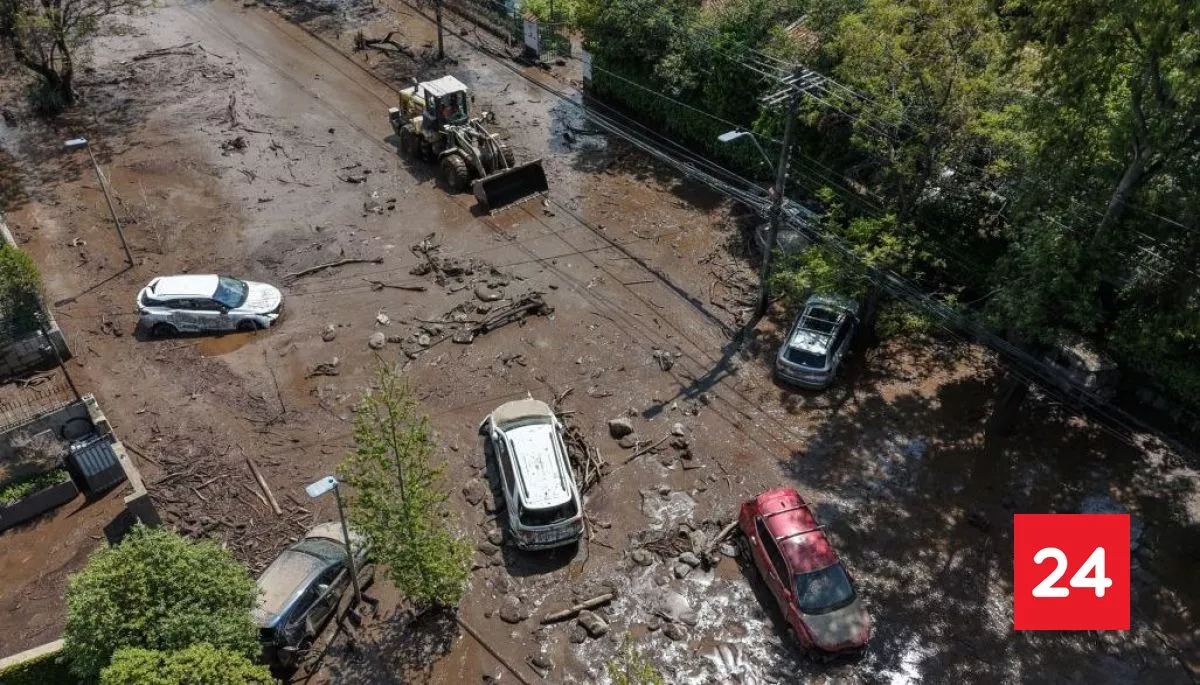 Autoridades ordenan evacuación preventiva en Las Condes ante riesgo de nuevos aluviones