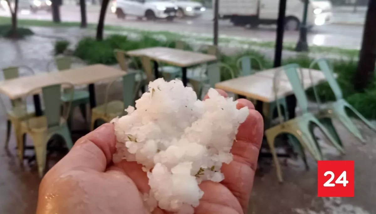 De sol a granizo: ¿Qué explica el brusco cambio del tiempo en Santiago?