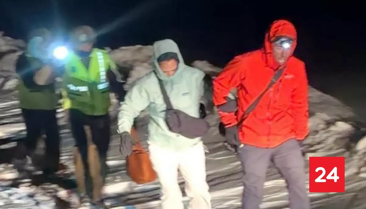 Rescatan en buenas condiciones a matrimonio argentino que se encontraba aislado en la cordillera de Atacama