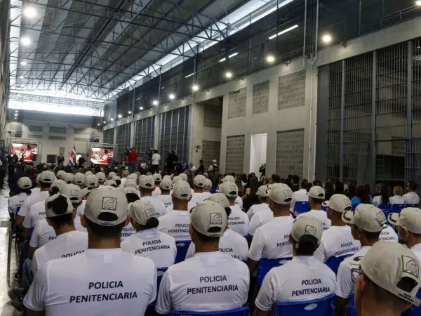 Costa Rica inaugura megacárcel inspirada en el modelo de Bukele en El Salvador