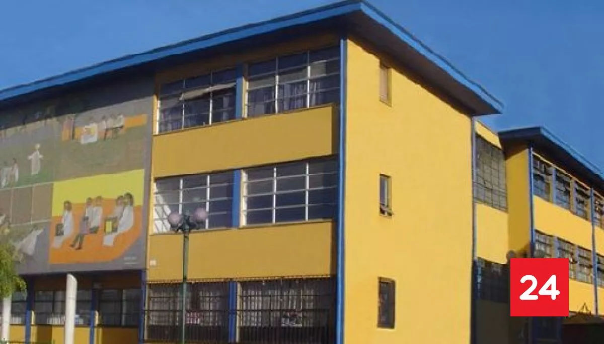 Tres estudiantes fueron apuñalados tras ataque fuera de liceo en Coronel