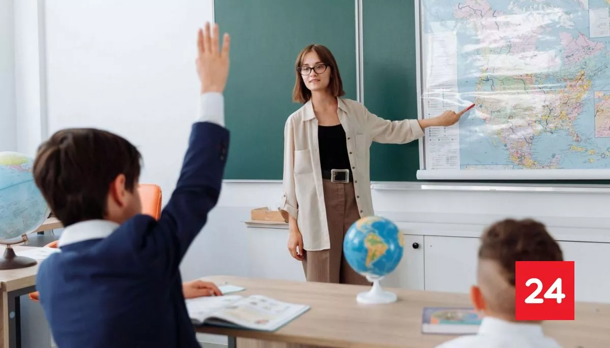 "Gano tres veces más": buscan profesores chilenos para trabajar en Estados Unidos
