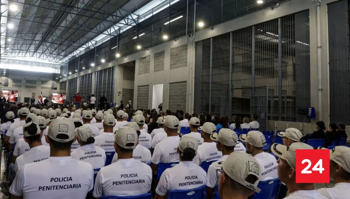 Costa Rica inaugura megacárcel inspirada en "modelo Bukele" de El Salvador