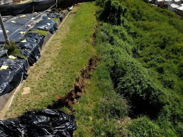 Inician obras de mitigación tras socavón en Arauco