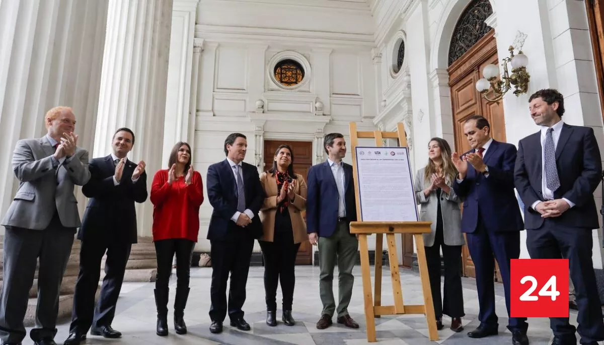 Partidos oficialistas firman declaración conjunta para condenar la violencia a siete años del 18-O
