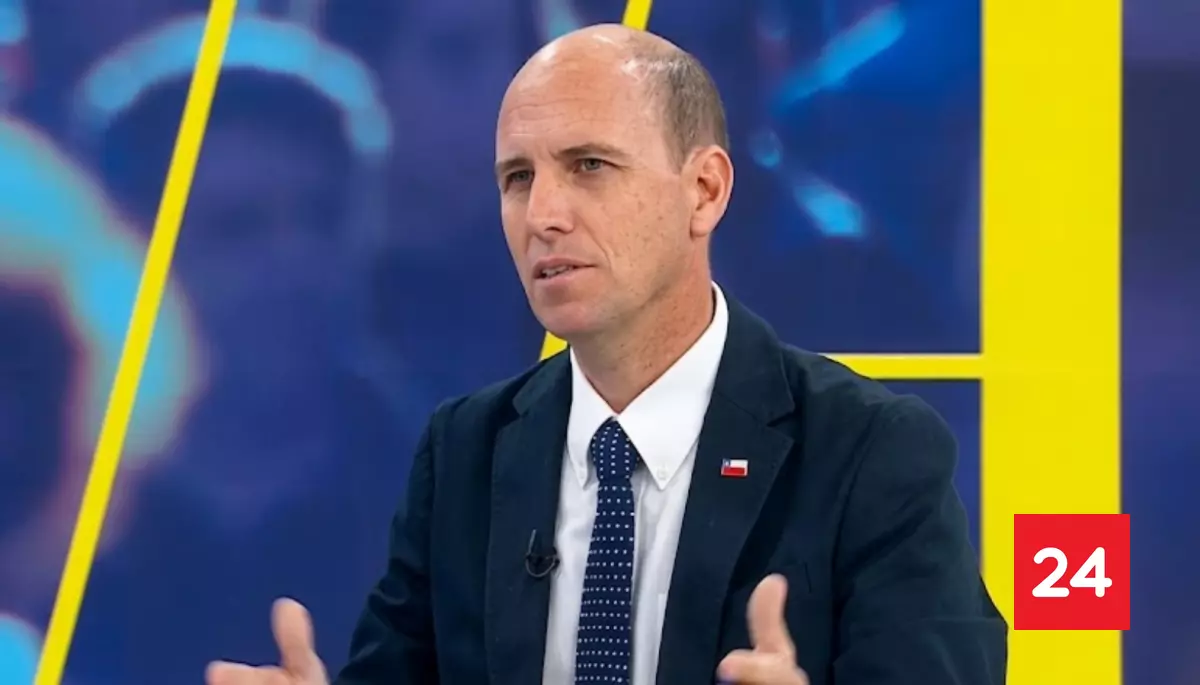 Ministro Arrau evalúa “construcción modular y acelerada” de nuevos recintos penitenciarios
