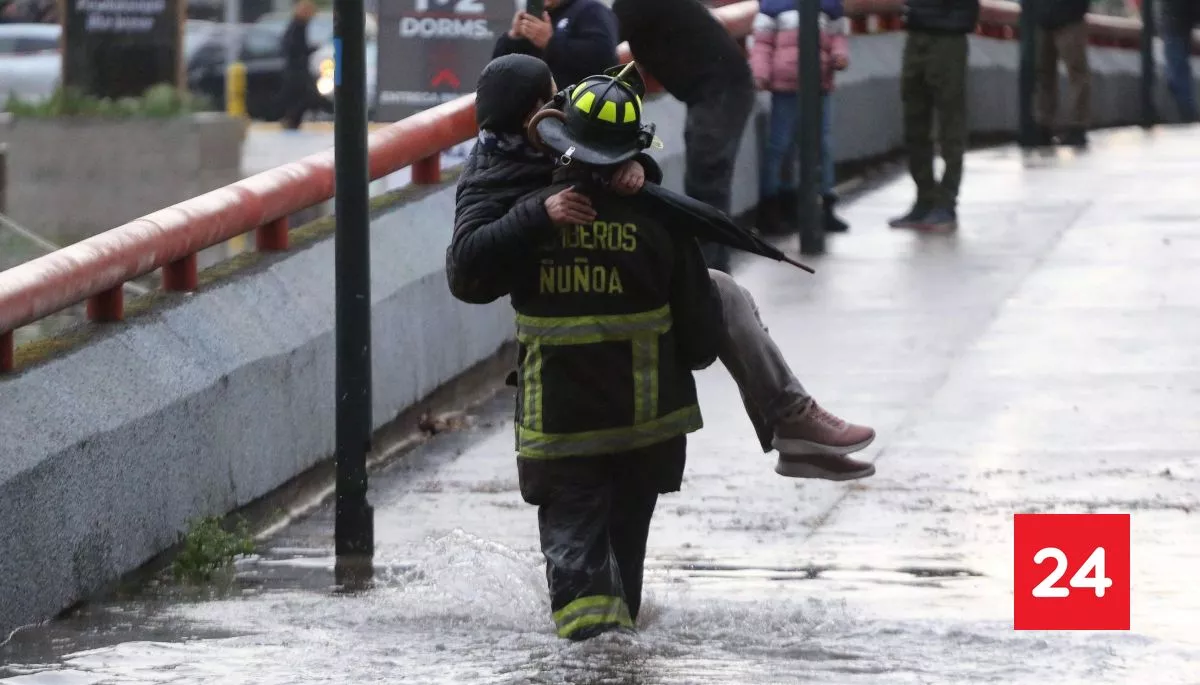 Bomberos de Santiago activa acuartelamiento preventivo ante posibles emergencias en la RM