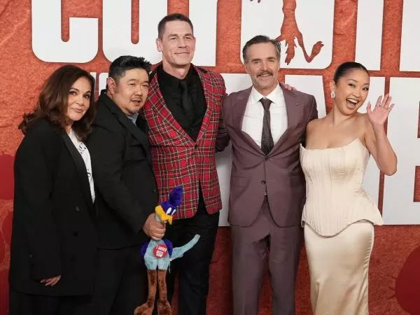 Eric Bauza en la premier de Coyote vs. Acme