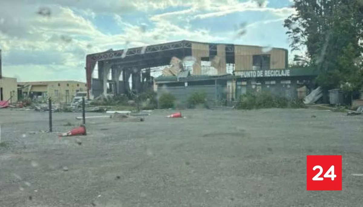 FOTOS: Tornado prácticamente destruye colegio en Requínoa