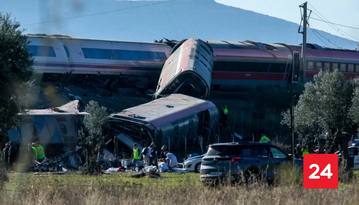 Destrucción total: los videos tras el fatal choque de trenes que enluta a España