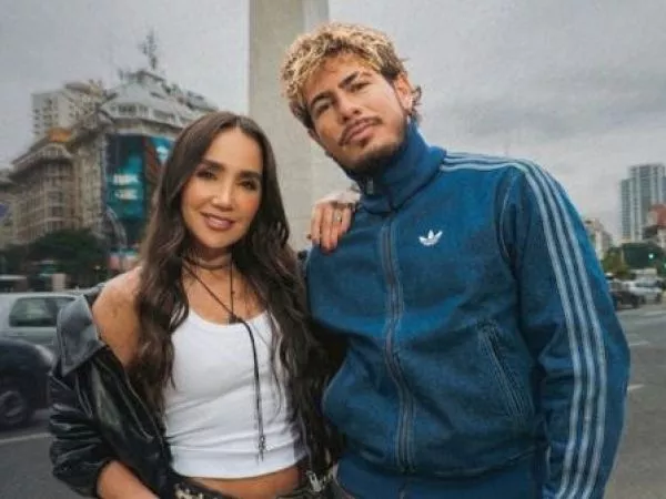 PAOLA JARA Y LAUTA