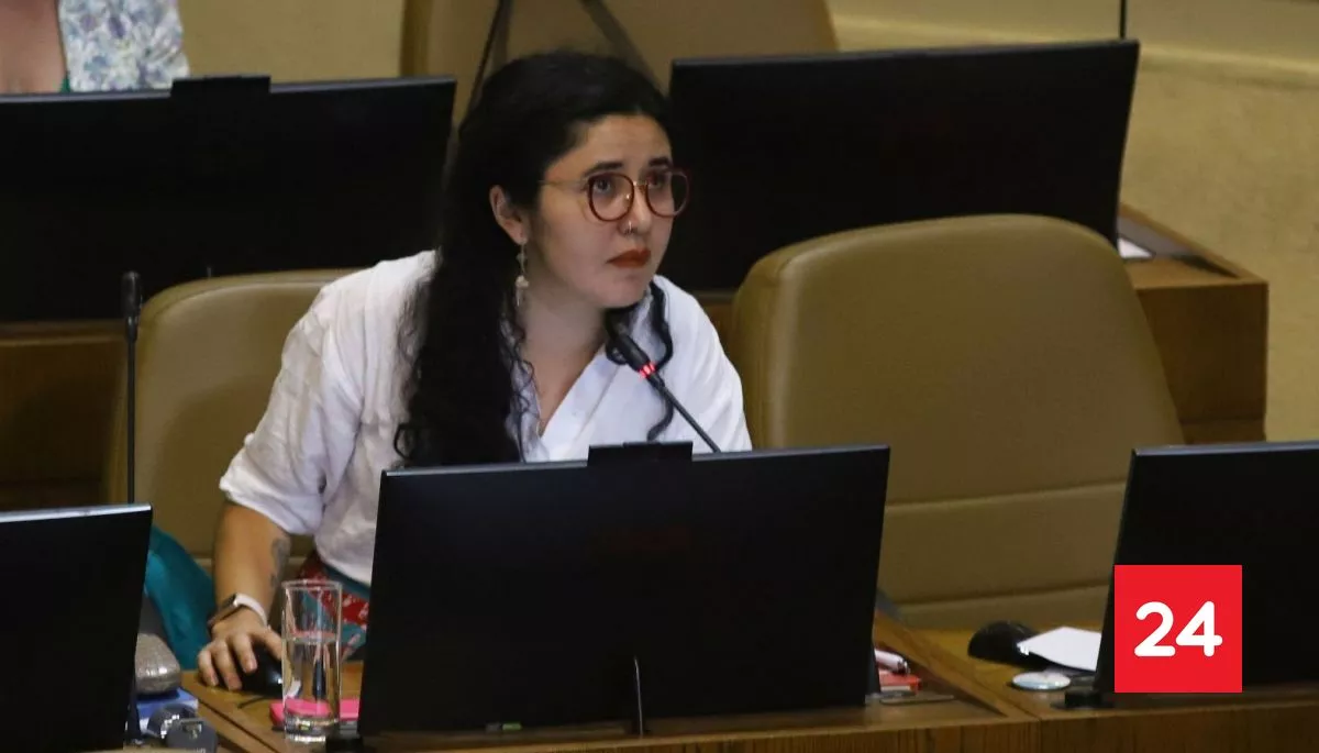 Diputada Serrano asegura que mantendrán AC contra Rabat si renuncia: "Este problema no termina con la remoción"