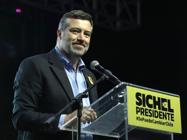 Sichel cerró su campaña lleno de agradecimientos y advirtió: 