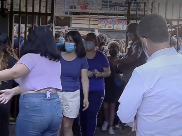 Maipú: votantes lograron ingresar a local tras cierre de mesas